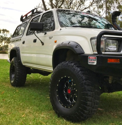 TEXTURED BLACK JUNGLE FLARES TO SUIT TOYOTA HILUX 6PC 1998-2005